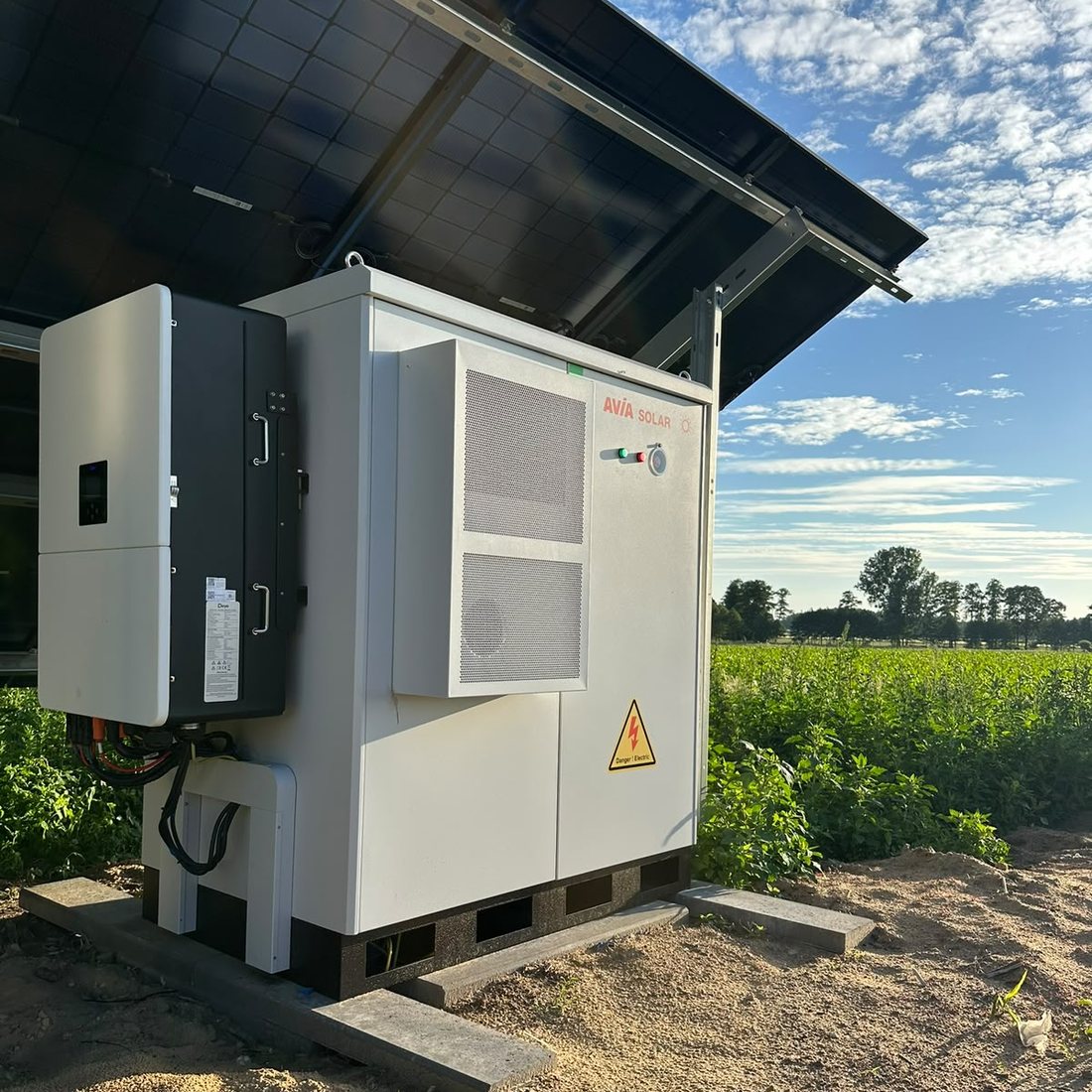 Realizacja Synergy Poland — magazyn energii Avia Solar przy instalacji naziemnej